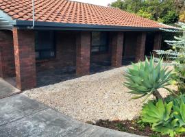 Cakebread Cottage, hotel in Encounter Bay