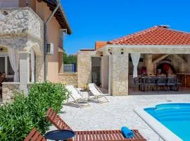 Holiday home Bevanda