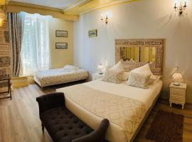 Hôtel & Events du Château Lacaze, hotel v destinaci Aiguillon
