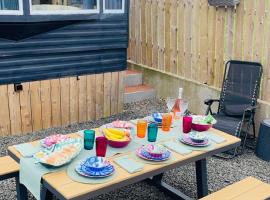 Mobile Holiday Home, hotel v destinaci Cushendall