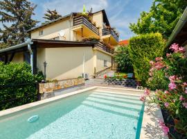 Casa Montana Apartments, hotel v mestu Balatonalmádi