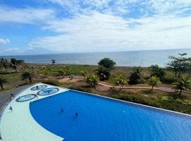 Seafront Residences Vacation Getaway, βίλα σε Σαν Χουάν