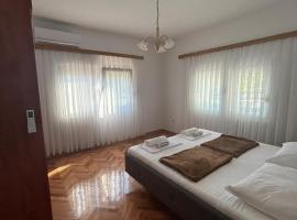 Lily Holiday House、チャプリナのホテル