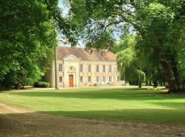 Domaine de Vauluisant, hotel with parking in Courgenay