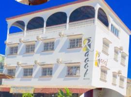 RAOOF HOTEL, hotel v destinaci Mahajanga