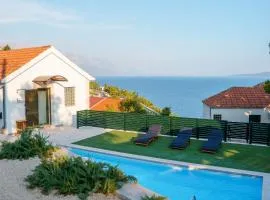 Holiday House Boban with Private Pool and Garage