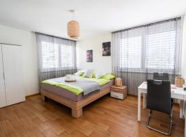 Cozy Studio Einigen, hotel v destinaci Einigen