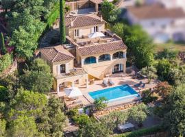 Villa familiale avec vue imprenable, khách sạn ở Saint-Raphaël