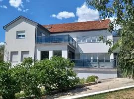 Villa Wild Rose