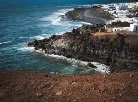 Oceanside Luxury Loft - Fast Wi-Fi - Workstations