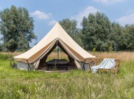 Rosephine Glamping, hotel in Lievegem