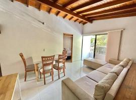 Apto 3 hab Ideal para Navidad Wifi 600Mb, hotel in Sabaneta