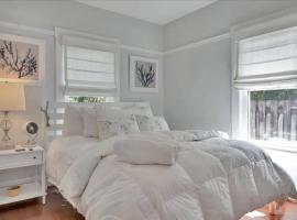 Rivercrest Bungalow Retreat，位于坦帕的酒店