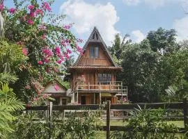 Salty Cowboy Luxury Cottages Kedungu