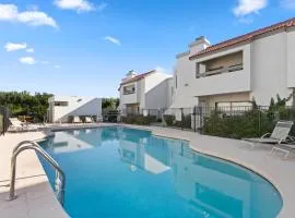 Spacious 1br Condo W Patio & Close To Old Town