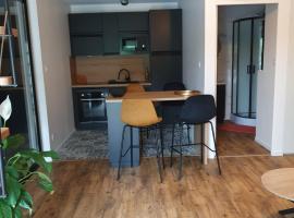 T2 Les Oliviers, hotel v destinaci Salles-la-Source