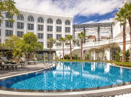 Viesnīca Silk Path Grand Hue Hotel pilsētā Hue