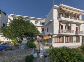 Nikos Rooms, hotel v destinaci Votsi