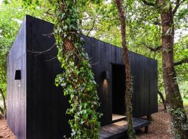 A Leira 116 Cabañas de diseño – hotel w mieście Sarria