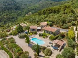 Villa La Genestière - Familienoase und Golfertraum mit Infinity-Pool und 180-Grad-Panoramablick bis zum Meer