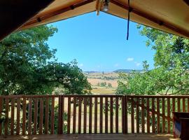 Glamping Podere Angiotto LODGE LAVANDA, luxusní stan v destinaci Magliano in Toscana