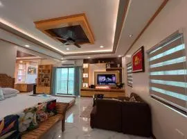 Luxury Vacation House Oceanfront in Lila, Bohol