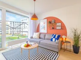 Design Apartment - Balcony, Free Parking, Yoga, 10 mins to center, by Gravity Prague