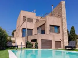 Endless Horizon Villa with Infinity pool