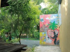 Traveler's Haven Hostel at Colombo Intl Airport, hostel din Katunayaka