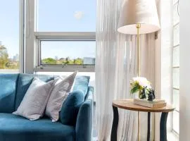 XQ Collection La Casa De Frida - Modern Studio with Balcony
