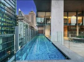Stylish 2 Bed in Central CBD with Pool & Gym