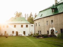 Lesny Dwór w Górach Sowich, hotel v destinaci Wolibórz