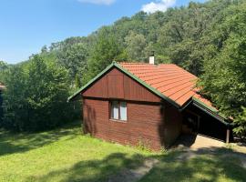 Chata Čertovy hlavy, hotel a Želízy