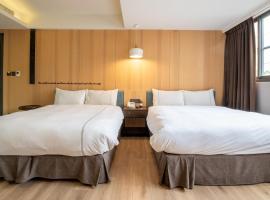 CHECK inn Taichung Wenxin Zhongqing, hotel v destinaci Tchaj-čung