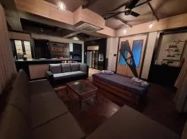 MAHARANI VILLA BENARAS - Garden View Apartment 2BHK Furnished Flat near Kashi Vishwanath Temple 2 KM