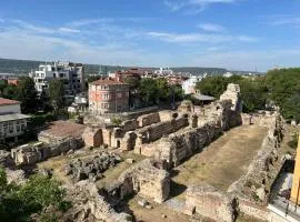 Roman Thermae Heritage Penthouse with Garage