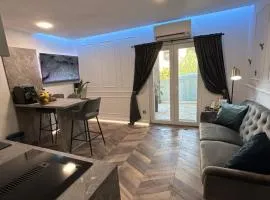 Delfa Luxe Suite