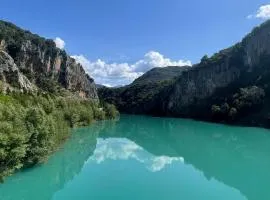 PETRASTERO Canyon Retreat-Agrafa , Greece