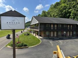 The Roscoe Boutique Motel, hotel com estacionamento em Coshocton