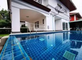 芭提雅南路4卧4卫 Blue Star Pool Villa 近步行街和夜市