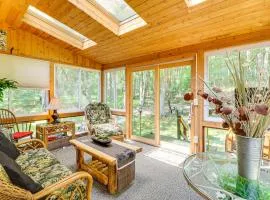 Walk to Restaurants Lake Harmony Townhome!
