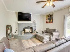 Inviting Jacksonville Home Less Than Half Mi to University
