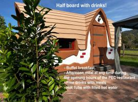 Glamping PEC - HALFBOARD, luksuslik telkimispaik sihtkohas Selnica ob Dravi