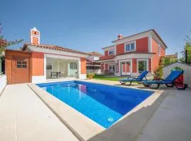 GuestReady - Sunshine oasis with pool