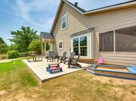 half Mi to Lake Texoma Home with Fire Pit and Grill!