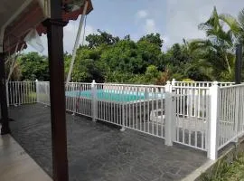 Villa élégante à Capesterre-Belle-Eau avec piscine privée