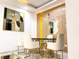 Luxury 3 Bedroom Haven in Lekki, hotel v destinaci Lekki