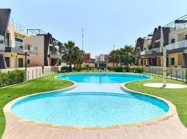 Beautiful Modern Apartment 200mts from Beach Torre Horadada