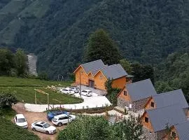 Emosh'un Tatil Köyü