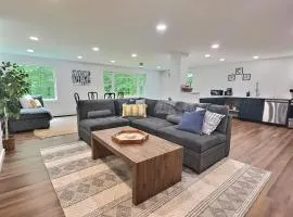 CubsCorner - Pool, Sauna, Gym, Close to Mountain!